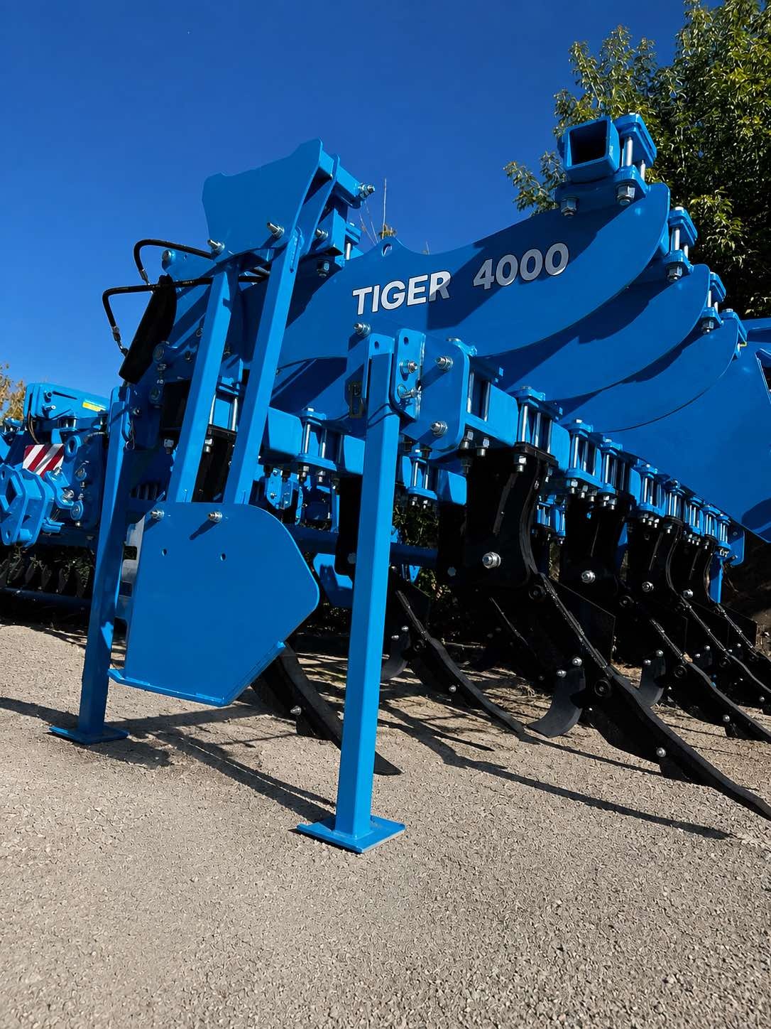 Глибокорозпушувач OSCAR TIGER R9/4000